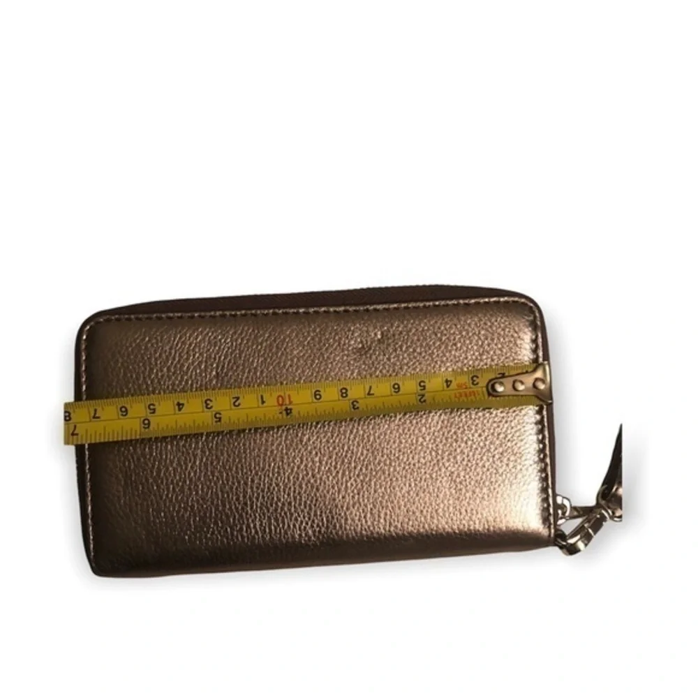 Michael kors silver metallic clutch zipper wall wristlet